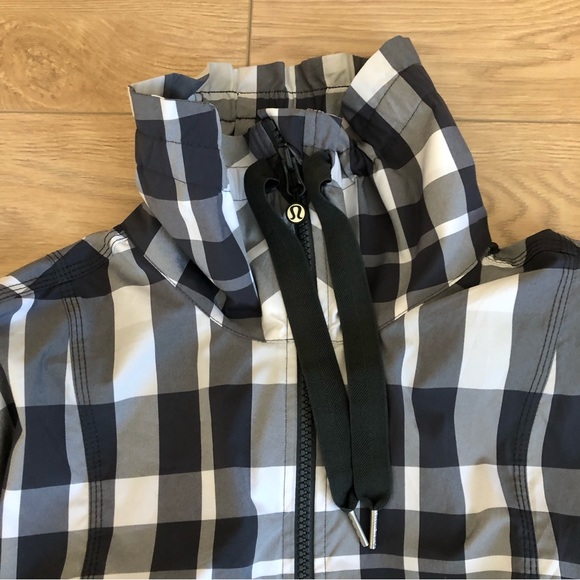 Like New Lululemon jacket - Picture 6 of 12